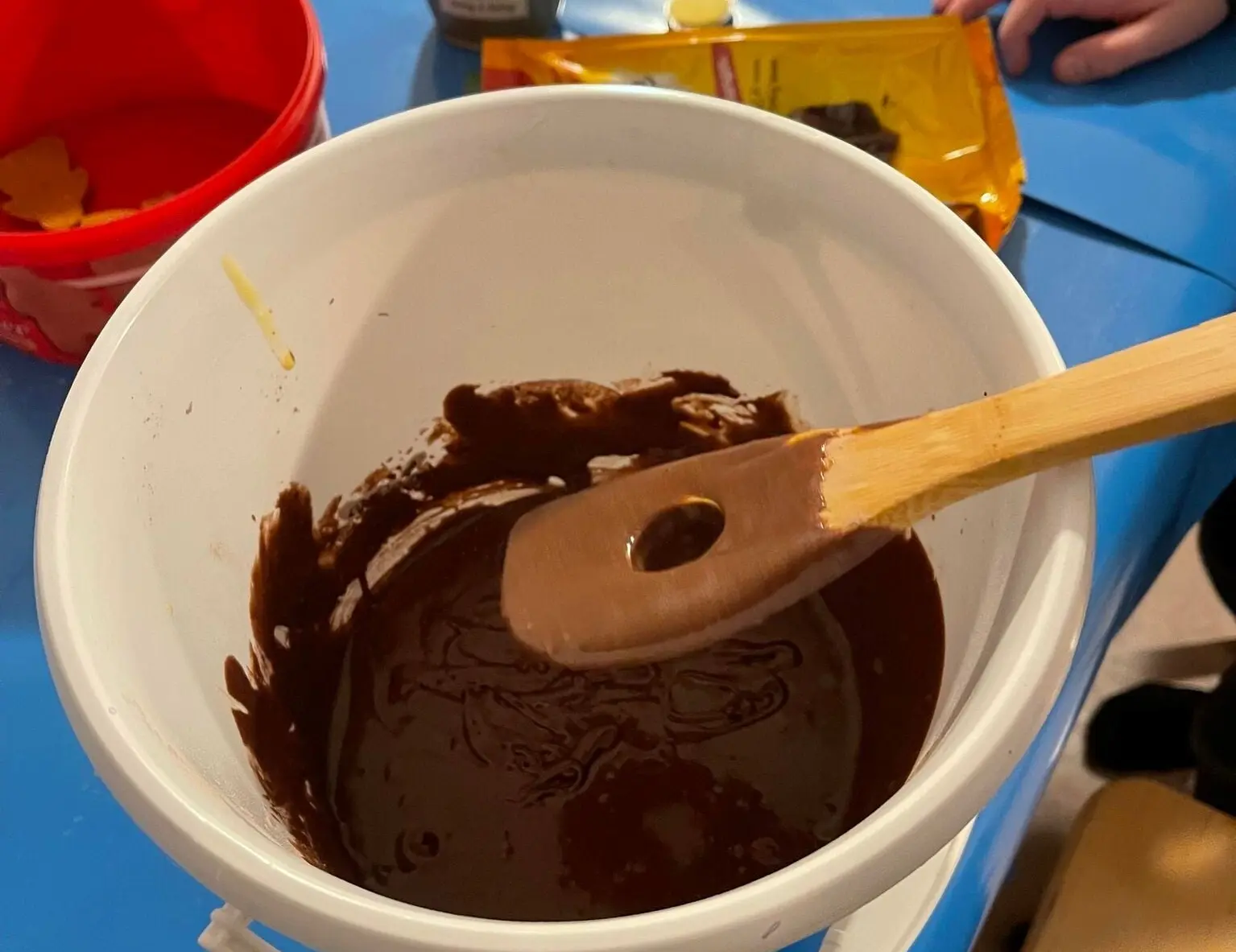 Browniesdeig i bolle